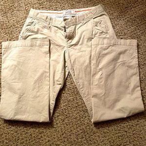 Old navy perfect boot cut khakis. Size 8 short.